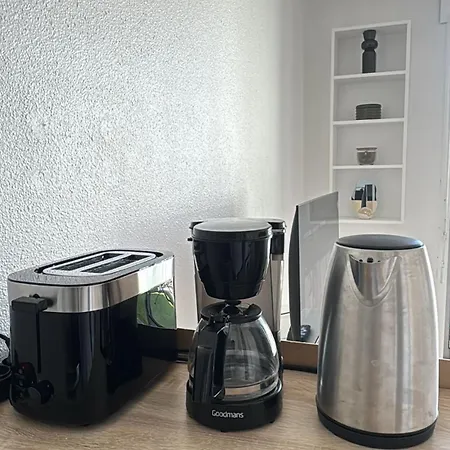 Apartment Climatise Avec Terrasse Port & Centre A Pied Acces Autonome La Grande-Motte